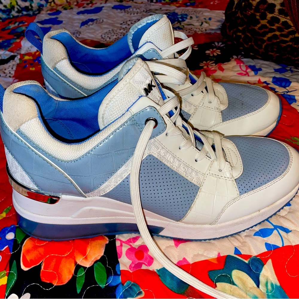 Michael Kors Women's Blue and White Sneakers 9M like new